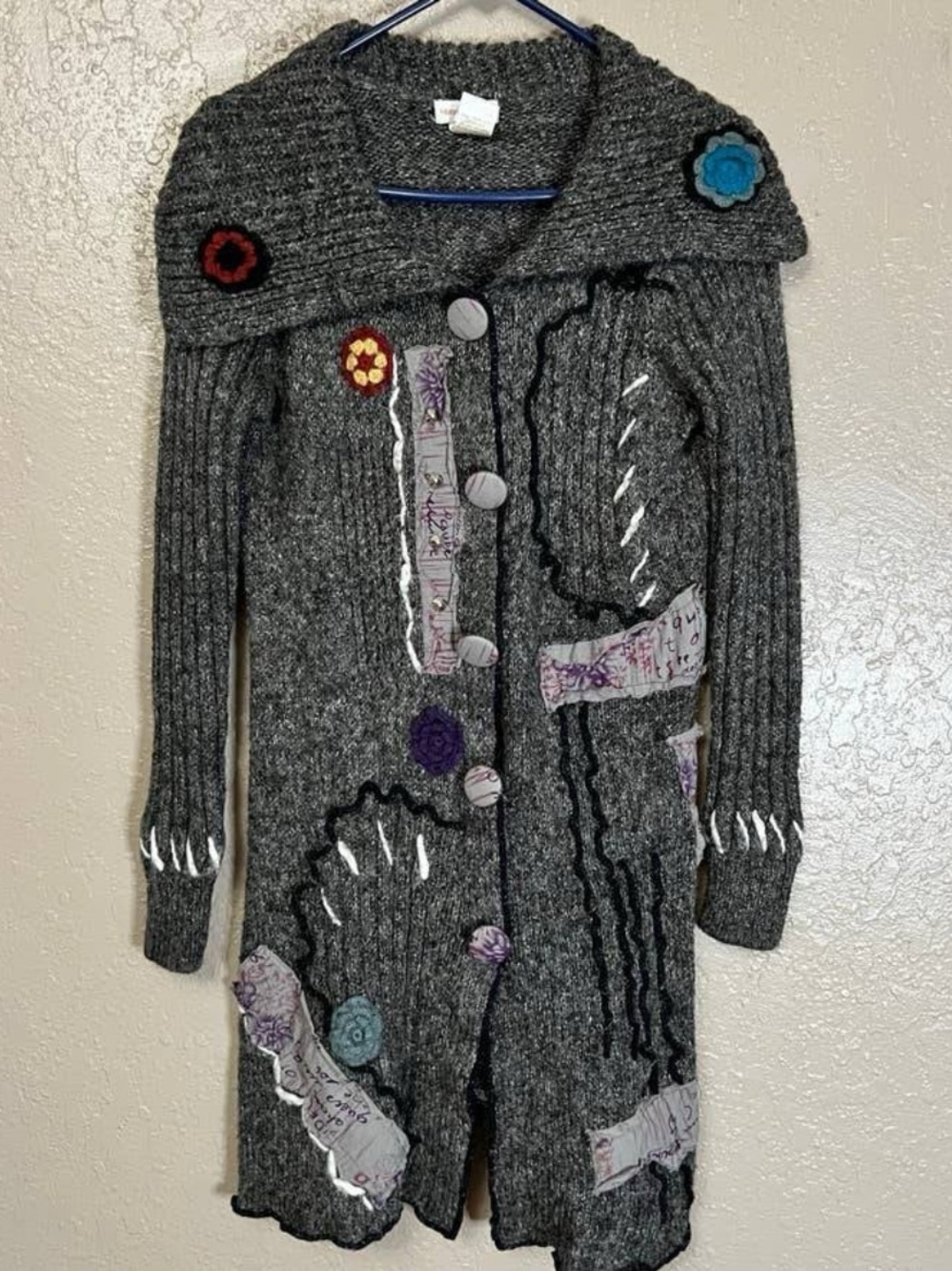 Long Gray Knit Women's Sweater Cardigan with Decorative Appliqués